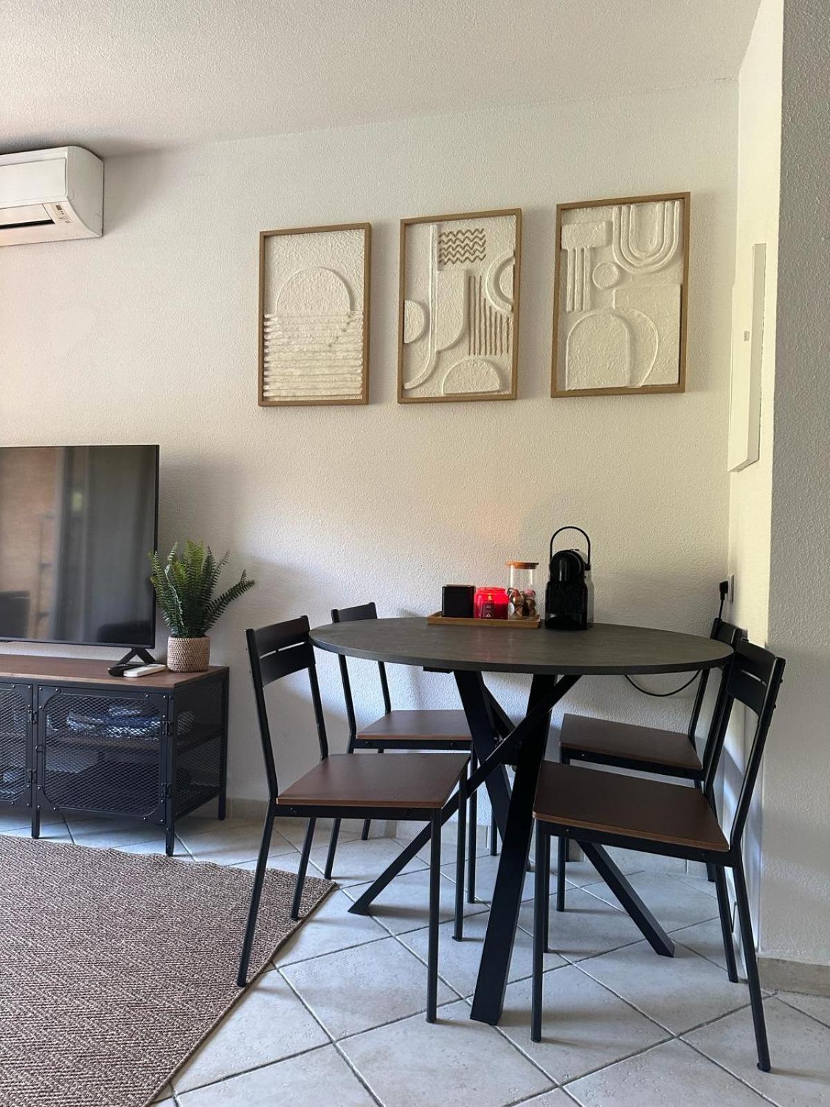 Appartement Residence Santa Barbara Avec Piscine Et A 750M De La Plage Cavalaire-sur-Mer Exteriör bild