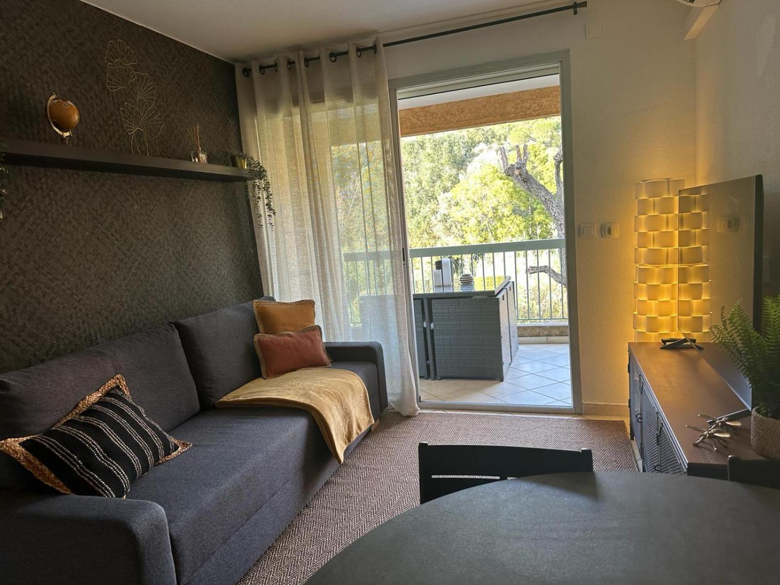 Appartement Residence Santa Barbara Avec Piscine Et A 750M De La Plage Cavalaire-sur-Mer Exteriör bild
