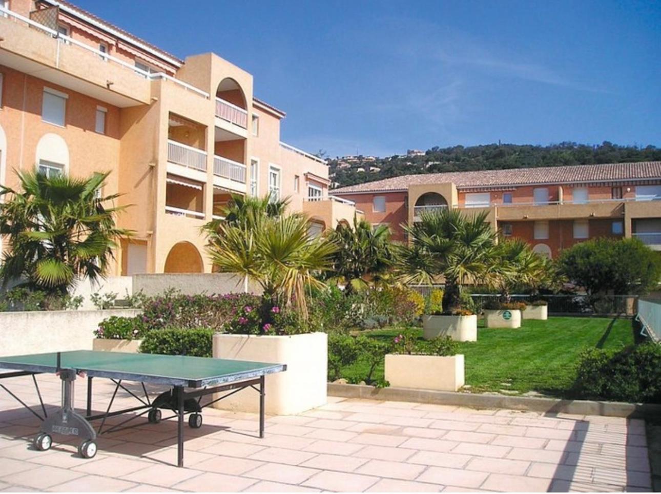 Appartement Residence Santa Barbara Avec Piscine Et A 750M De La Plage Cavalaire-sur-Mer Exteriör bild