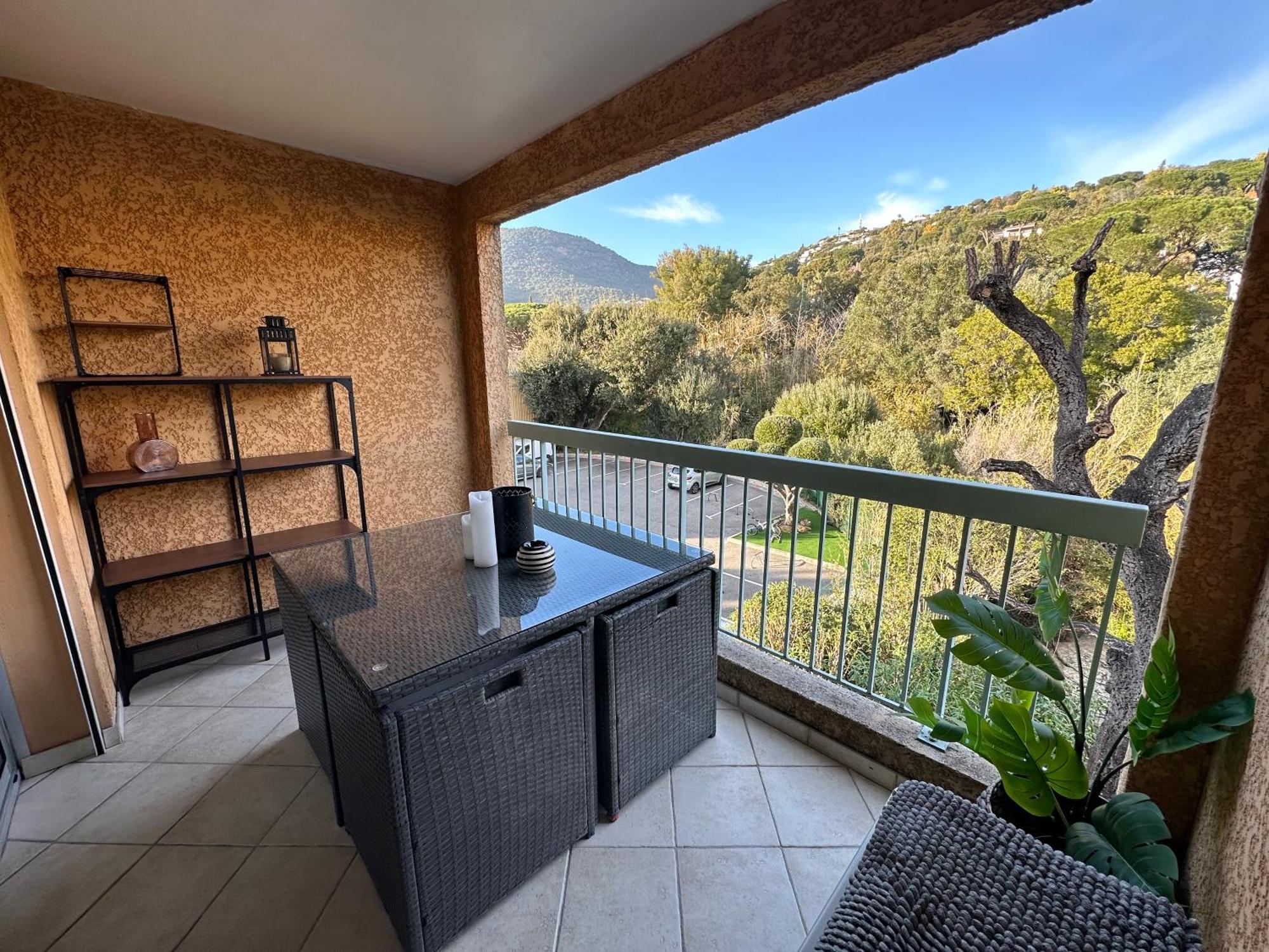 Appartement Residence Santa Barbara Avec Piscine Et A 750M De La Plage Cavalaire-sur-Mer Exteriör bild